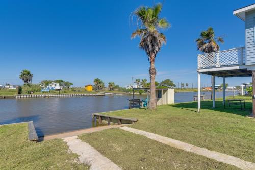 Cedar Lane House | Waterfront Texas Abode with Boat Ramp, Pets Welcome