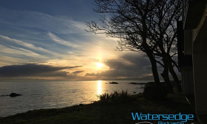 Moville House | Watersedge Redcastle