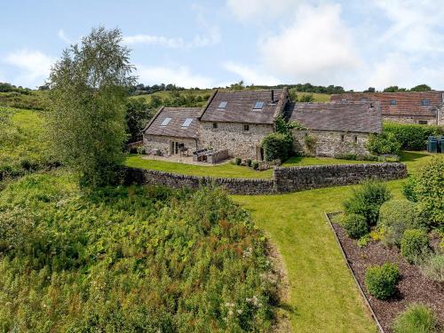 Bradbourne House | Waterside Barn