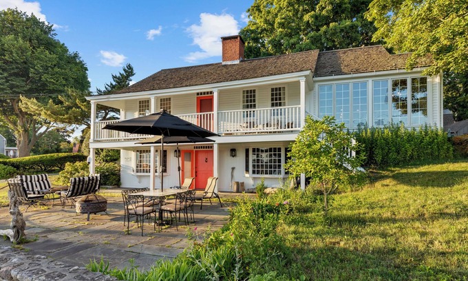 Clinton House | Waterside retreat! 4BR/3BA with private dock/views