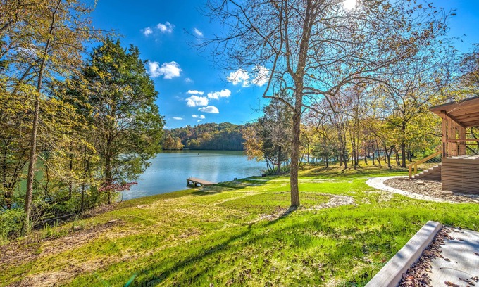 Harriman House | Watt a Retreat on Watt's Bar Lake, Sleeps 6-8