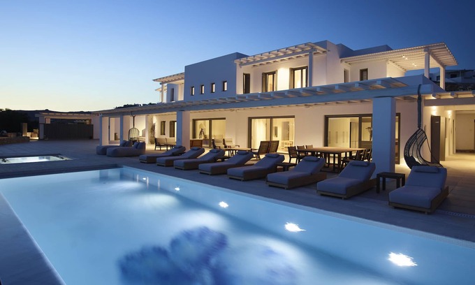 Xilokeratidi House | Wave17 Spacious,Luxurious,Contemporary, swimming pools,Gym,Spa,Sea View.