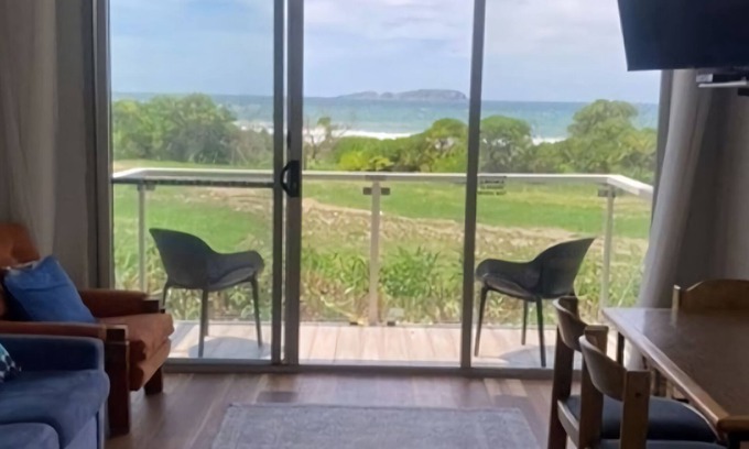Surf Beach Apartment | Waves at Surf Beach