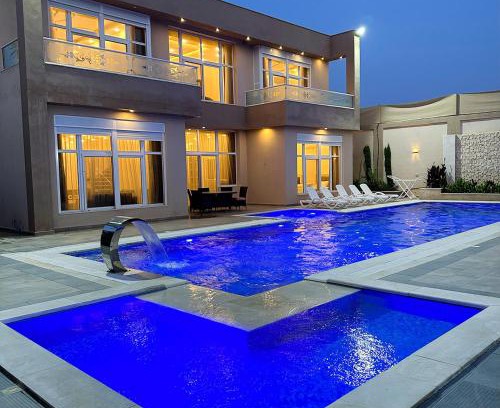 Al Rama Ski Chalet | Waves Chalet