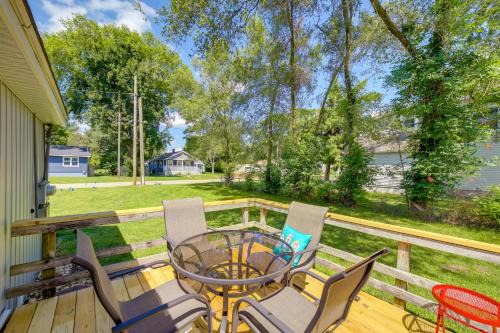 Wayland Apartment | Wayland Retreat with Deck Walk to Downtown!