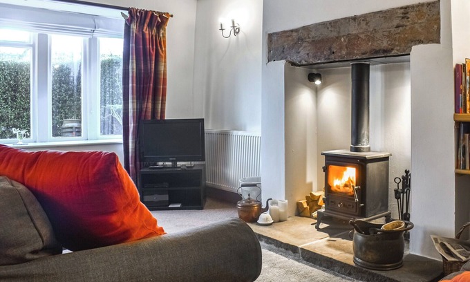 Haworth Cottage | Weavers Cottage is a two bedroom property accommodating up to five guests.