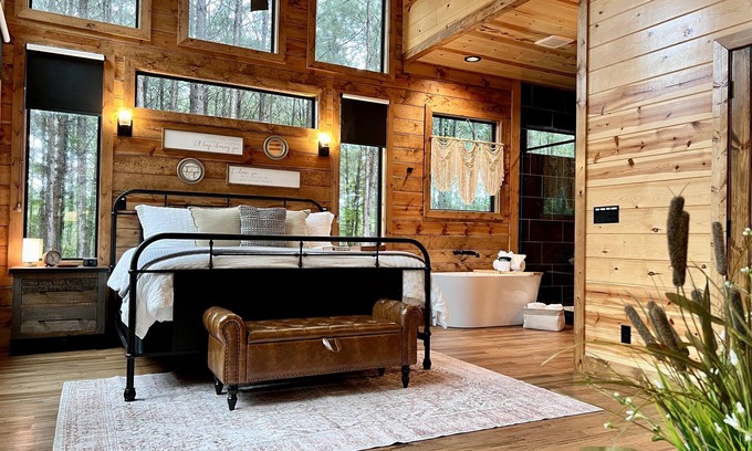 Pickens Cabin | Weekend in the Woods: The Perfect Romantic Getaway