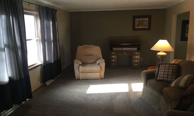 Lima House | Weekly or monthly. Doctors/nurses, refinery, out-of- town contractors welcome.