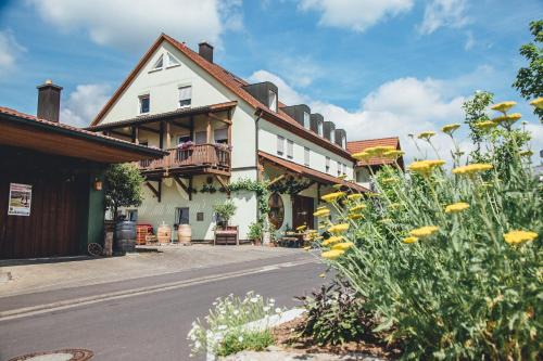 Eibelstadt Apartment | Weingut Leininger Ferienwohnungen