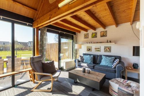 Westenschouwen House | Welcome in - Vakantiehuis met ruime tuin, gezamenlijk zwembad, Haaijmanweg 5-118