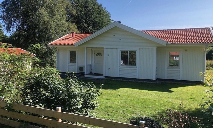 Listarum House | Welcome to a charming house on Österlen near beautiful nature, water and golf!
