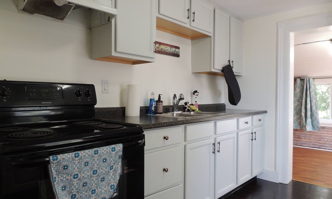 Woodstock Apartment | Welcome to Cowtown! Homey open concept 2 bedroom apartment.