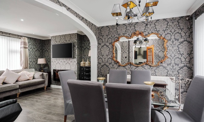 Kirkby House | Welcome to my spacious family home