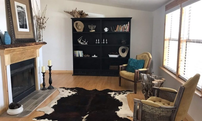 Fort Davis House | Welcome to our Home! Relax! hike, explore, star-gaze, canoe day-trips