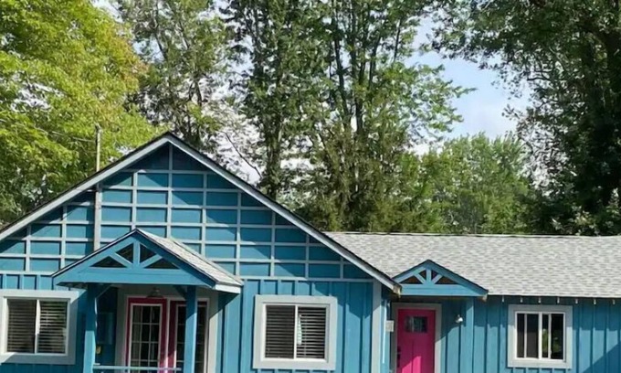 Wainfleet Cottage | Welcome to Pink Door Cottage! - "Fun, Sun & Sand"