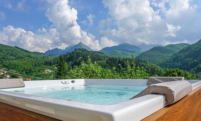 Casone Carpinelli House | Welcome to this welcoming vacation home in Pieve San Lorenzo.