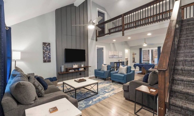 Branson Cabin | Welcome to the Bluebird Bungalow!