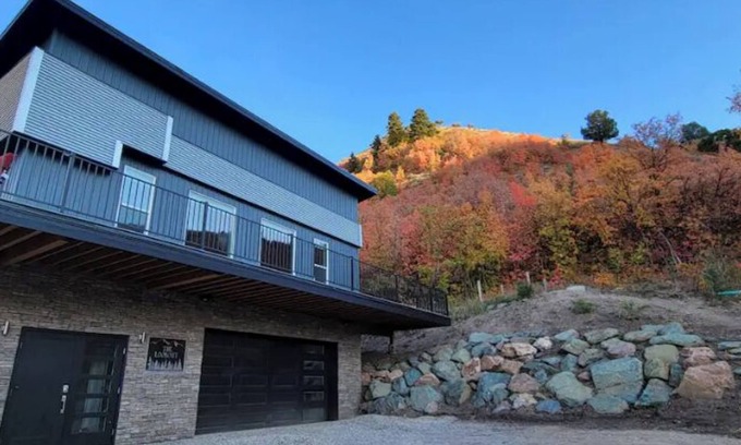 Cache County Cabin | Welcome to The Lookout, a private off-grid cabin