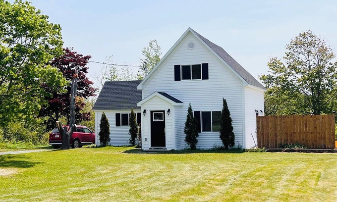 Cape Breton Regional Municipality House | Welcome to The White House Retreat in Cape Breton