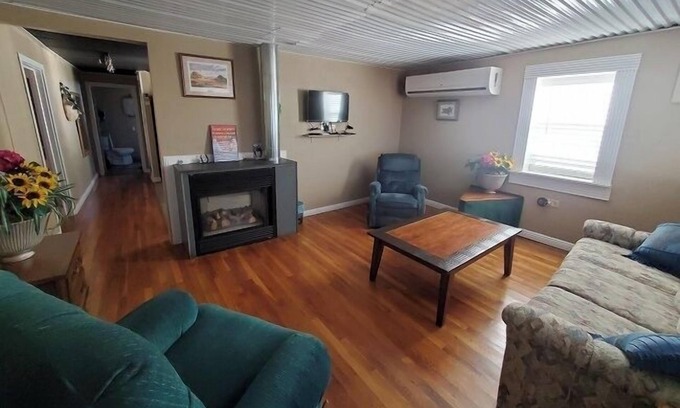 Tombstone Apartment | WELCOME TO VIGILANTE INN