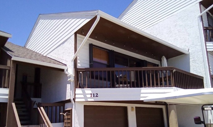 Navarre House | Welcome to Your New "HAPPY PLACE" on your Island get away!