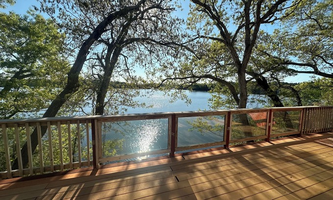 Plymouth House | Welcome to your Peaceful Waterfront Retreat in Plymouth