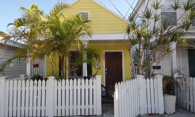 Old Town House | Welcoming & Conveniently Located Dog-Friendly Home - Walk to Everything