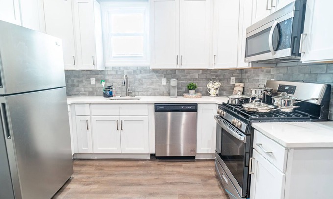 Irvington Apartment | Welcoming newly refurbished 2BR unit in Newark