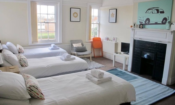 Bootle House | Well equipped large triple/family room 5@The Jolly