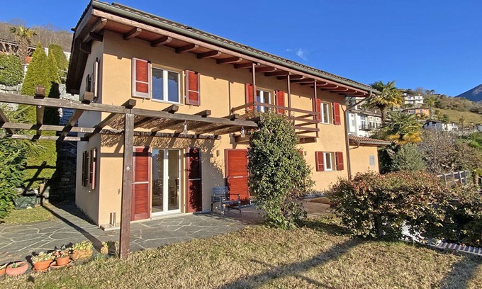 Brione sopra Minusio House | Well-maintained detached house on a sunny slope with magnificent panoramic views
