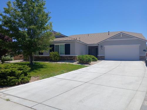 Dayton House | Well Maintained Nestled Gem