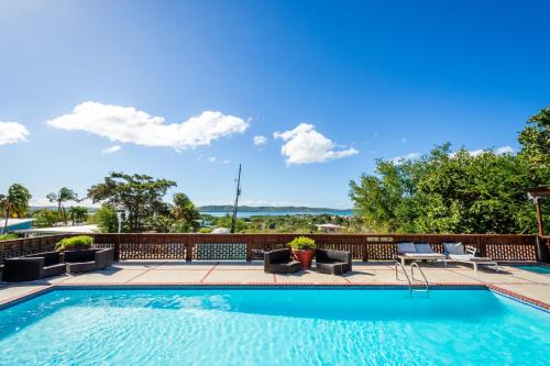 Pedernales Hotel | West Coast Inn's