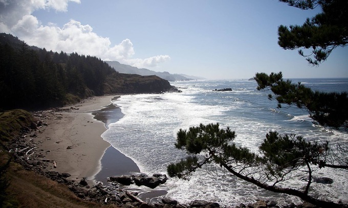 Brookings House | West Cove -Oceanfront Private Beach