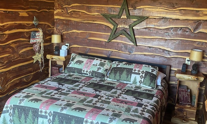 Oscar Cabin | West Haven Cabins - quiet country setting GRN