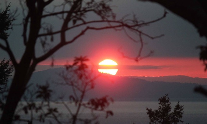 Friday Harbor Cottage | WESTSIDE Ocean View Vacation Home HOT TUB, available YEAR ROUND