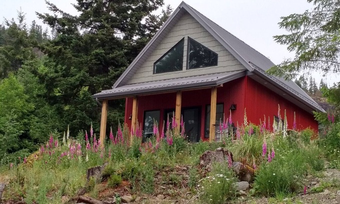 Quadra Island Cabin | Whalebone Cove Cabin with ocean dock