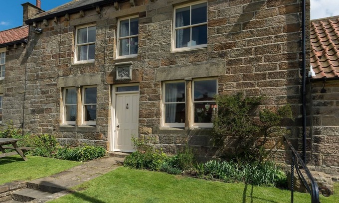 Egton Cottage | WHEATSHEAF COTTAGE, pet friendly, with open fire in Grosmont