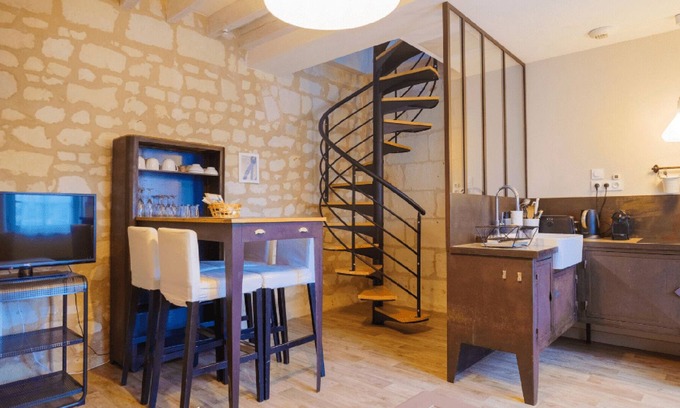Candes-Saint-Martin House | When heritage, art and well-being meet