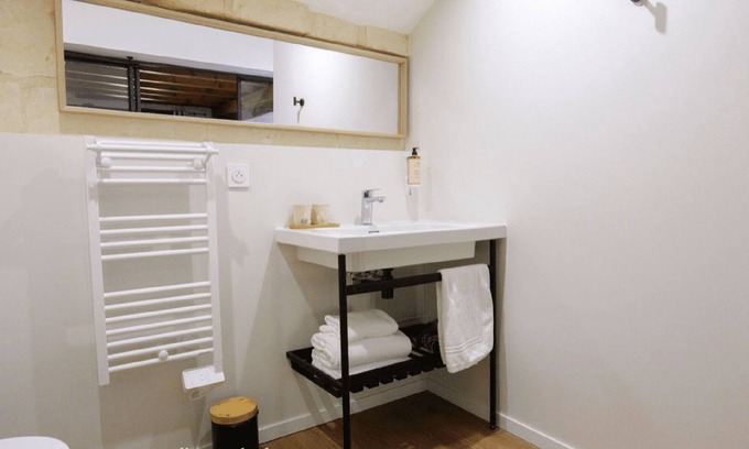 Candes-Saint-Martin House | When heritage, art and well-being meet