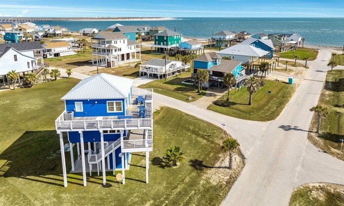 San Luis House | Where Elegance Meets the Horizon: 360° Panoramic Seascape!