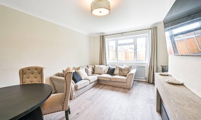 High Barnet Apartment | Where modern elegance meets classic chic
