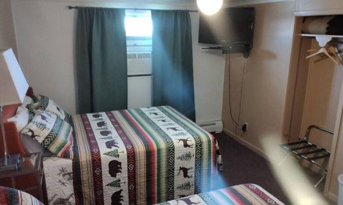 Bonesteel House | Whetstone Bay Lodge Room 3 - Sleeps 3