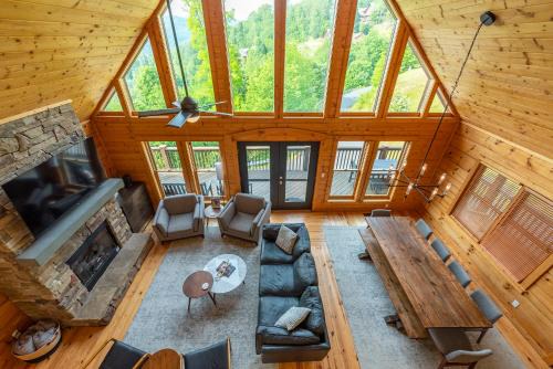 Wolf Laurel House | Whiskey Hills - Newly Remodeled Luxury Cabin with Hot Tub, Incredible Views close to Asheville, walk to Hatley Pointe & Ski!