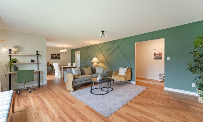Vancouver House | Whisper Hidden Nest 1Level 1310 SQFT 2Br2Ba Courtyard