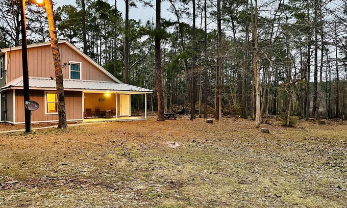 Broaddus House | Whispering Pines is nestled in the beautiful piney woods in East Texas.