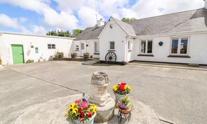 Carndonagh Cottage | WHISPERING WILLOWS - THE BUNGALOW in Carndonagh, County Donegal