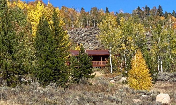 Walden House | Whistle Pig Retreat at 22 West Cabins and Recreation