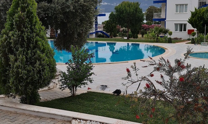 Akbuk Apartment | White Bay Resort 2 Bedrooms + 2 Bathrooms luxury beachfront aparts. max sleep 8
