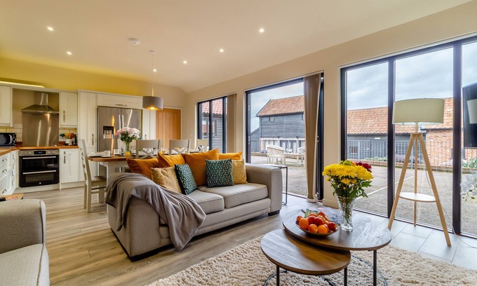 Halesworth House | White House Lodges - Avocet