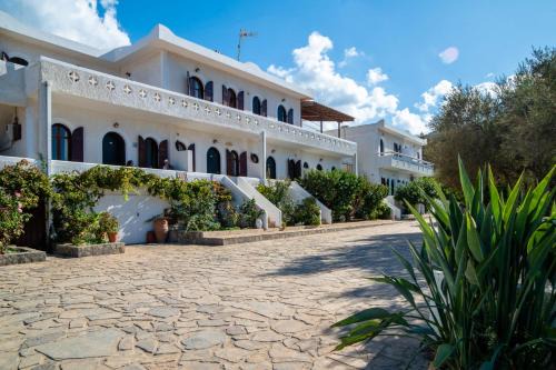 Pefki Apartment | White House Mochlos